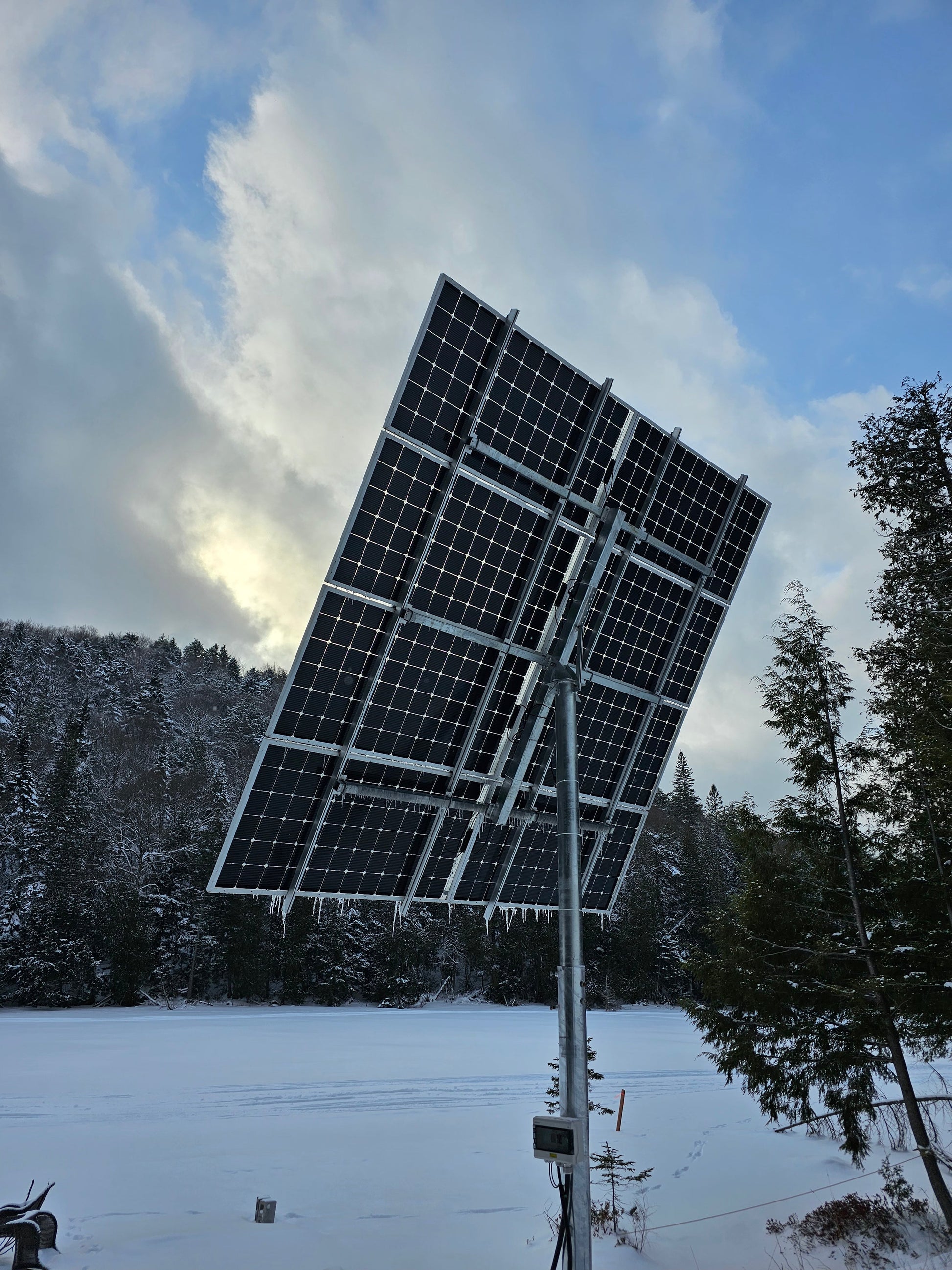 Elios Arbora P8 | Pole Mount System for 8 Solar Panels (Large) | Post Mounting System with manual crank